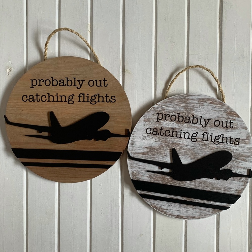 Front door sign for the travel enthusiast ✈️ - Picture 2 of 4